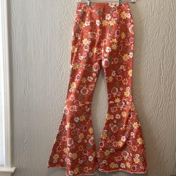 PEACH LOVE RETRO HOPPY BOHO FLORAL BELL BOTTOM FLARED JEANS NWT - Picture 6 of 8